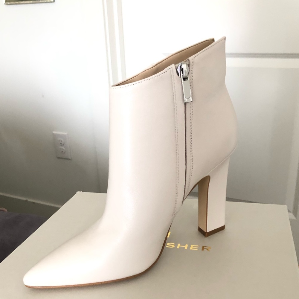 MARC FISHER NWT white booties